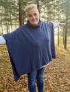Poncho med høy hals Marine - GitteDaa thumbnail